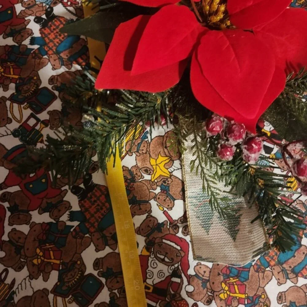 Christmas Poinsettia Door Swag Red Floral Pine Cone Berry Wreath Accent‎